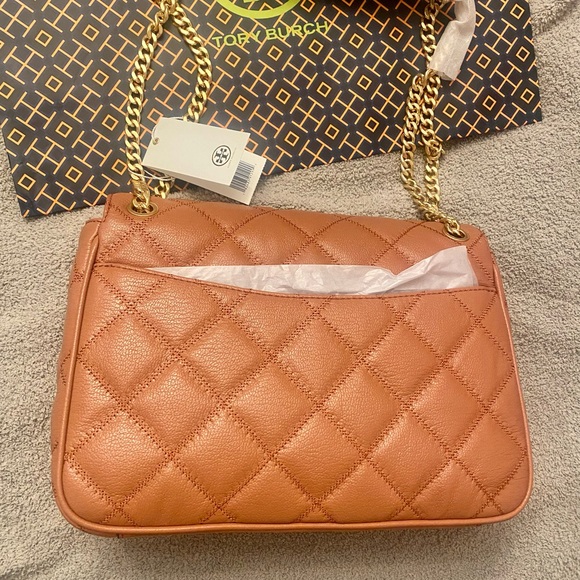 SOLD!!! Tory Burch Willa Quilted Leather Shoulder Chain Crossbody Bag NWT - Picture 2 of 5